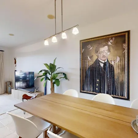 Luxury Ground Floor With Facilities アパート エステポナ