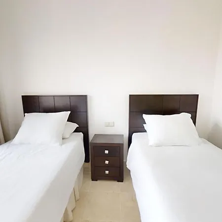 Luxury Ground Floor With Facilities アパート